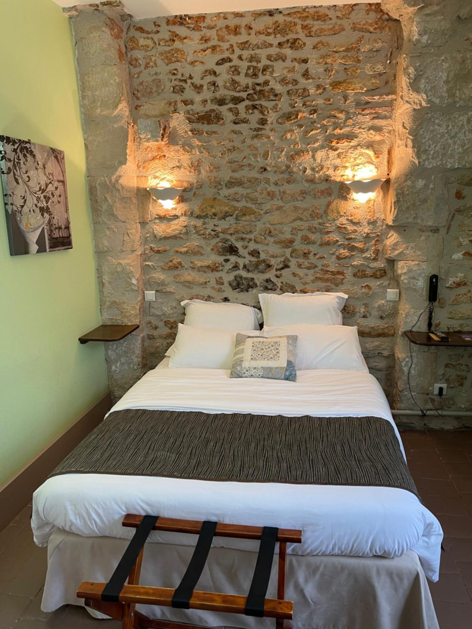 Le Grand Monarque Hotel